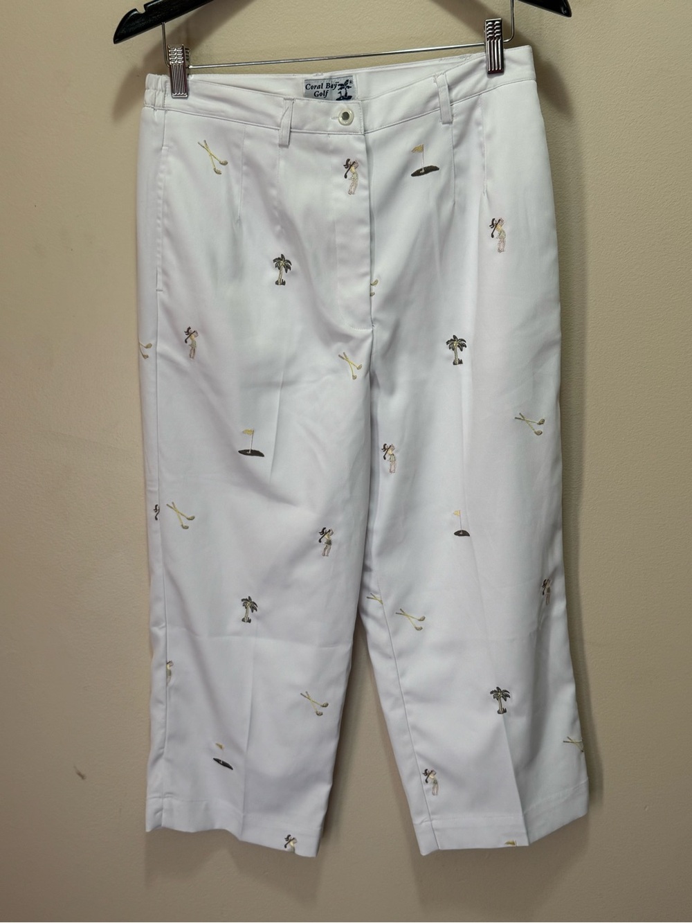 Coral Bay Golf Embroidered Women's Cropped Golf Pants